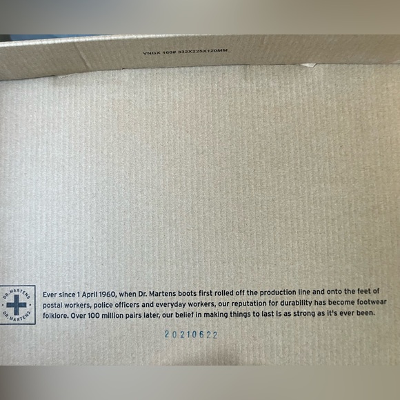 Dr Martens black patent Lamper boots - Picture 11 of 11